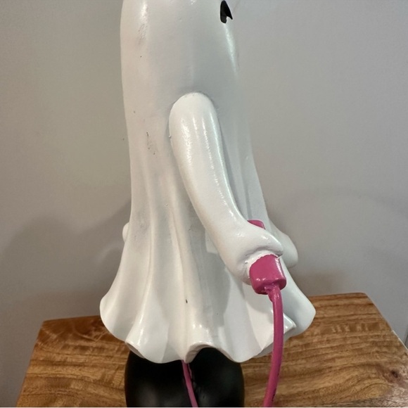 NEW VIRAL White Ghost Figurine with Pink Jump Rope - Picture 3 of 10